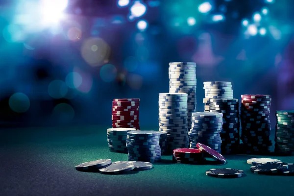 Live croupier spin confirmation Live croupier spinning the French Roulette wheel at gemilangtoto